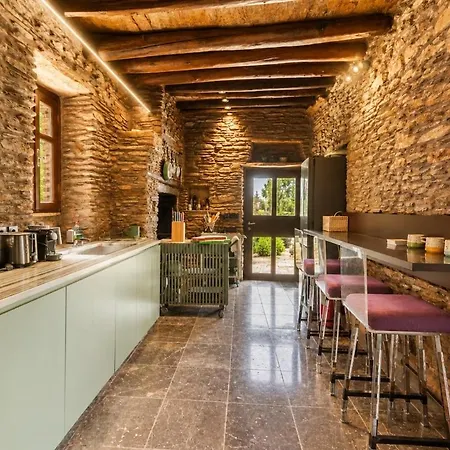 Villa Touchstone - Private Pool, Mountain Views & Luxury Architecture *