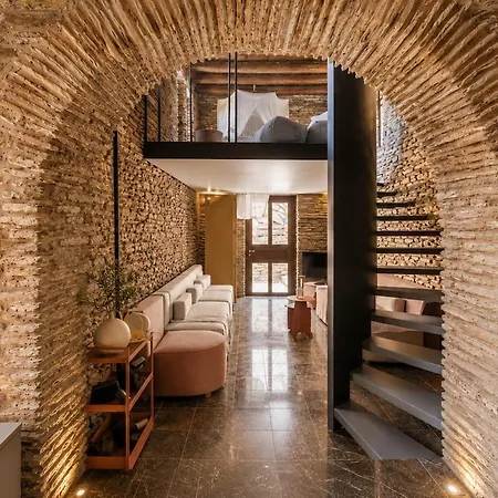 Villa Touchstone - Private Pool, Mountain Views & Luxury Architecture *