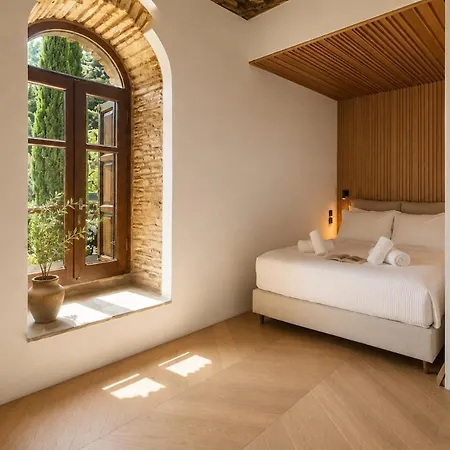 Villa Touchstone - Private Pool, Mountain Views & Luxury Architecture