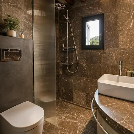 Villa Touchstone - Private Pool, Mountain Views & Luxury Architecture *