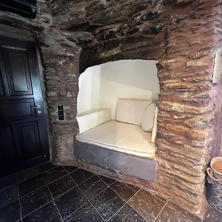 Touchstone - Private Pool, Mountain Views & Luxury Architecture Villa