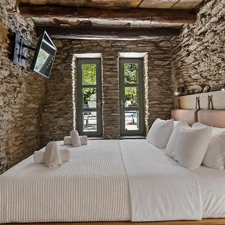 Touchstone - Private Pool, Mountain Views & Luxury Architecture *