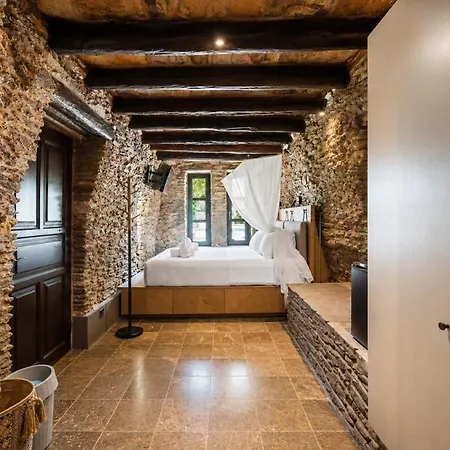 Willa Touchstone - Private Pool, Mountain Views & Luxury Architecture Ándros
