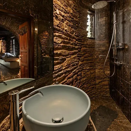 Villa Touchstone - Private Pool, Mountain Views & Luxury Architecture