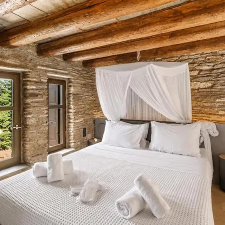 Villa Touchstone - Private Pool, Mountain Views & Luxury Architecture